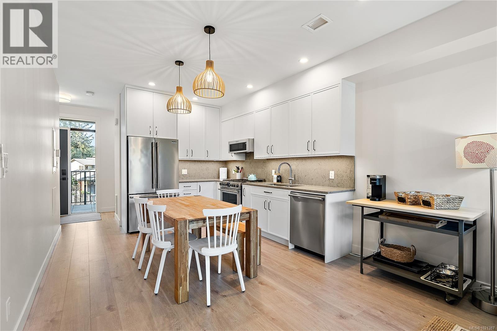 6 9022 Clarkson Ave, Black Creek