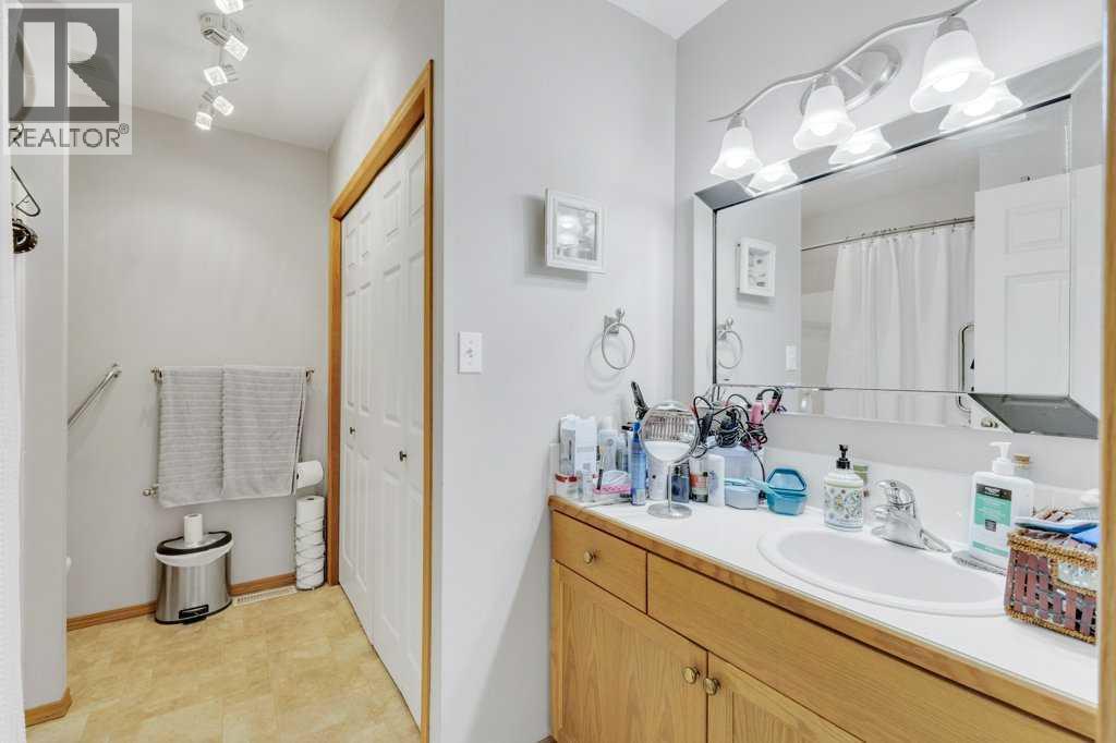 4950 53 Avenue, Innisfail