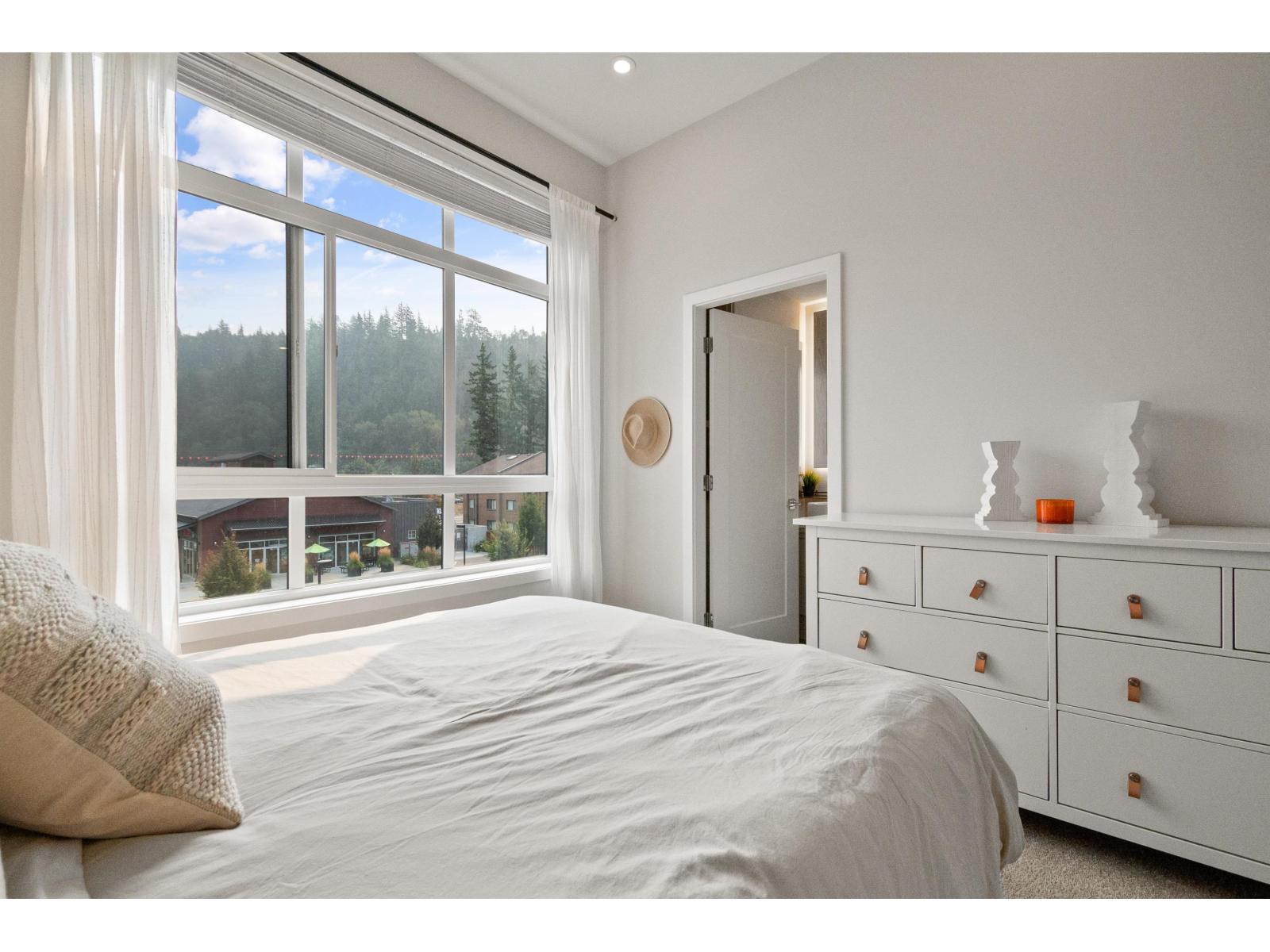 41 45500 CAMPUS DRIVE, Garrison Crossing, Chilliwack