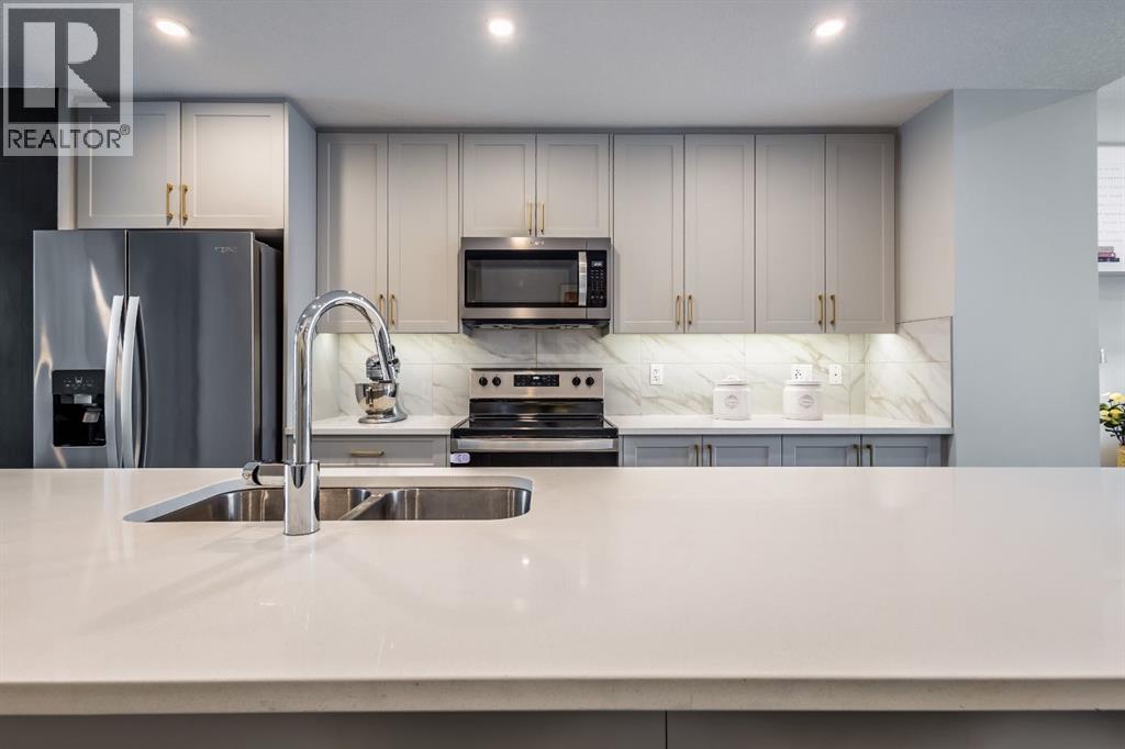 Single Family House for Sale in  Les Jardins Park SE Douglasdale/Glen Calgary 