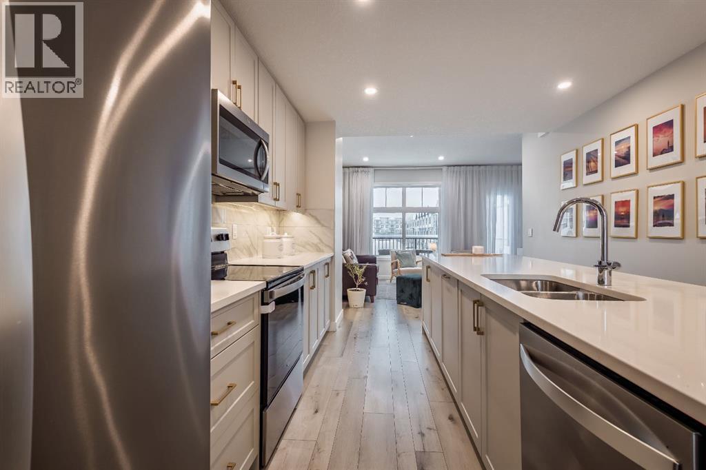 Single Family House for Sale in  Les Jardins Park SE Douglasdale/Glen Calgary 