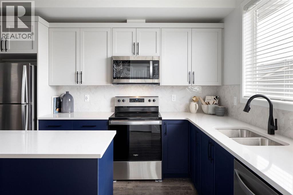 Single Family House for Sale in  Annette Villas NW Glacier Ridge Calgary 