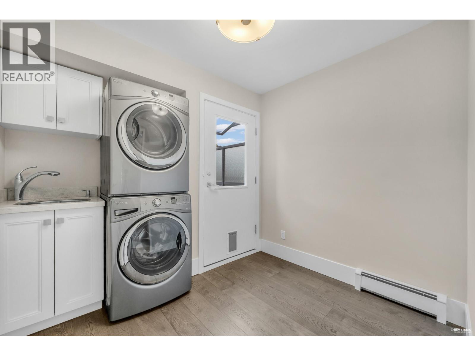 1251 CLYDE AVENUE, West Vancouver