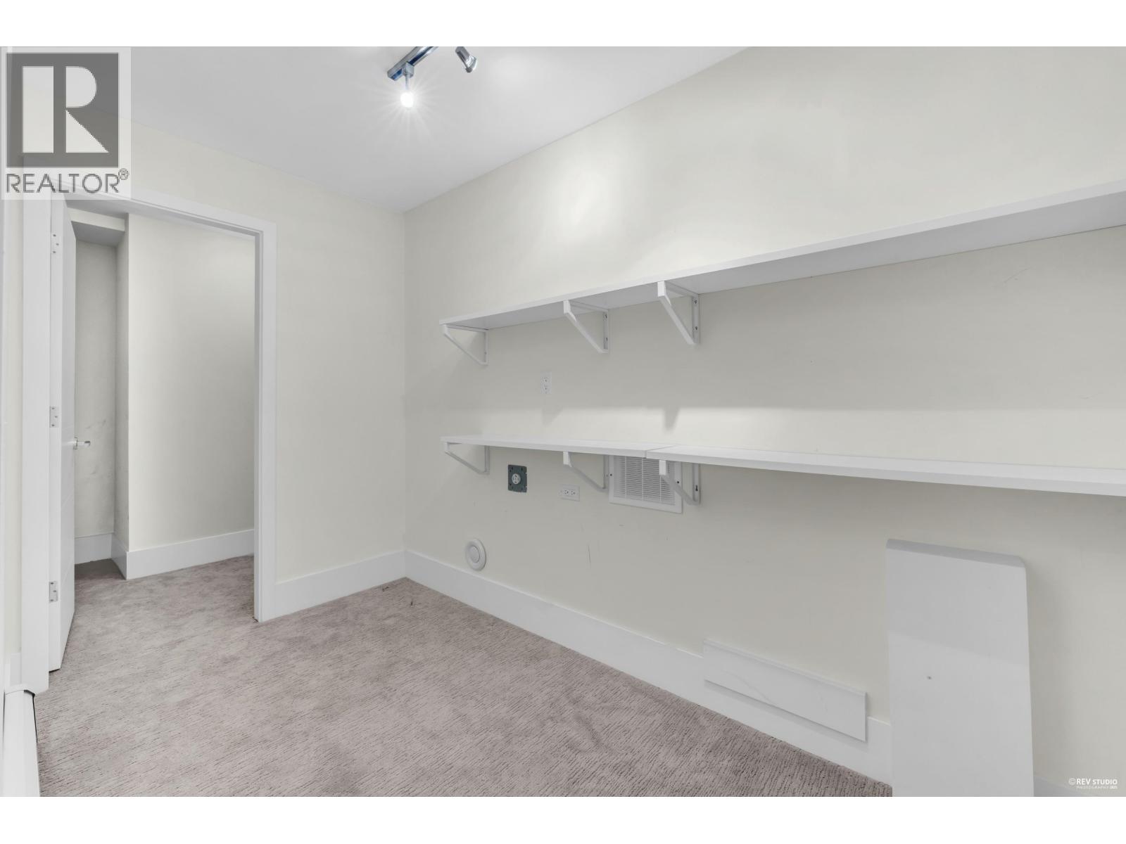 1251 CLYDE AVENUE, West Vancouver