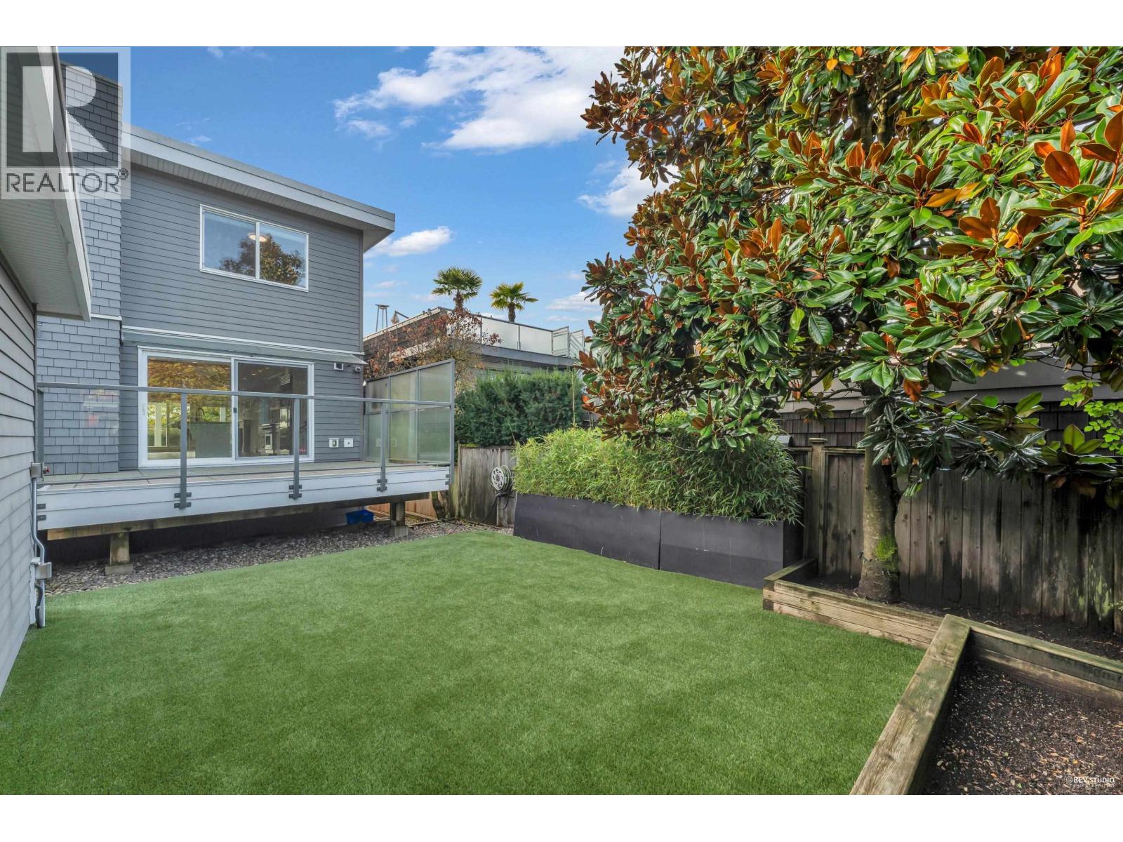 1251 CLYDE AVENUE, West Vancouver