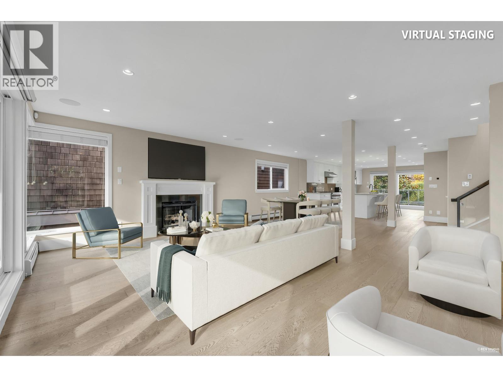 1251 CLYDE AVENUE, West Vancouver