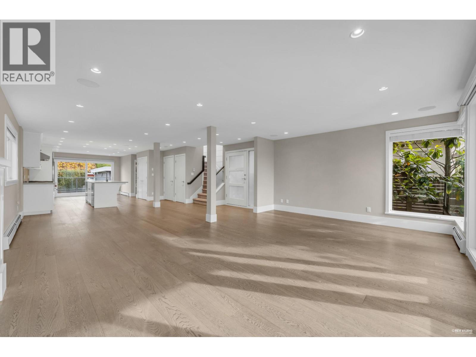 1251 CLYDE AVENUE, West Vancouver