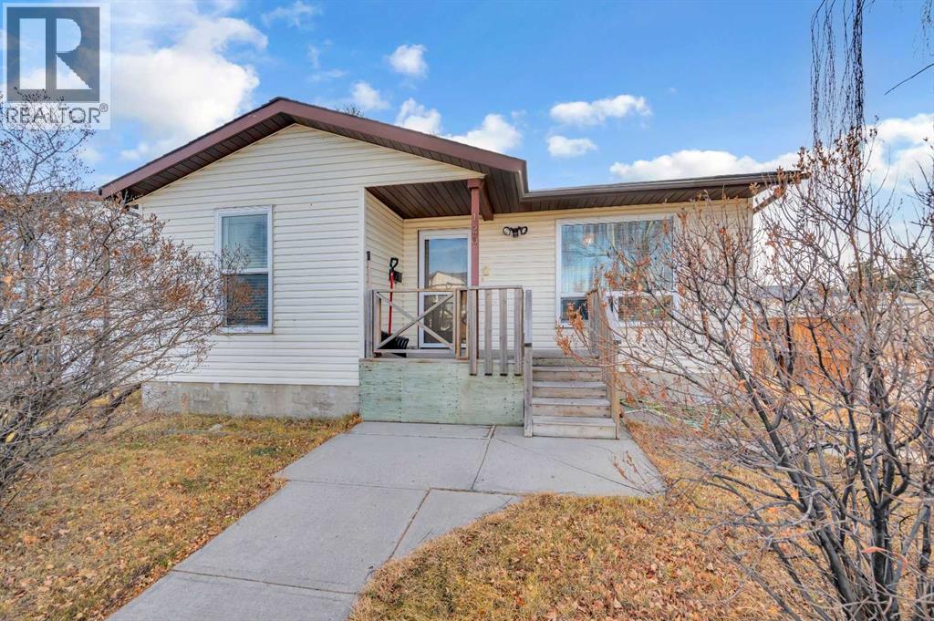 120 Castlebrook Rise NE, Calgary, Alberta