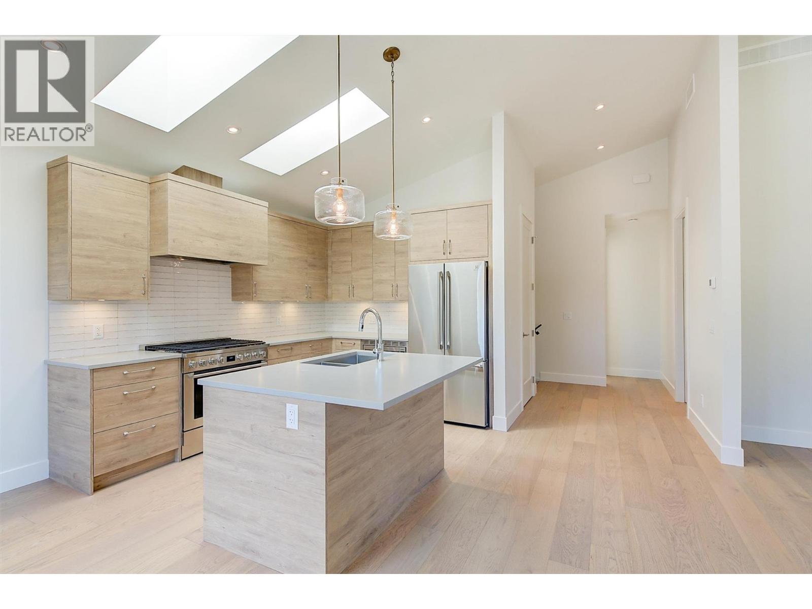  761 Barnaby Road, Kelowna