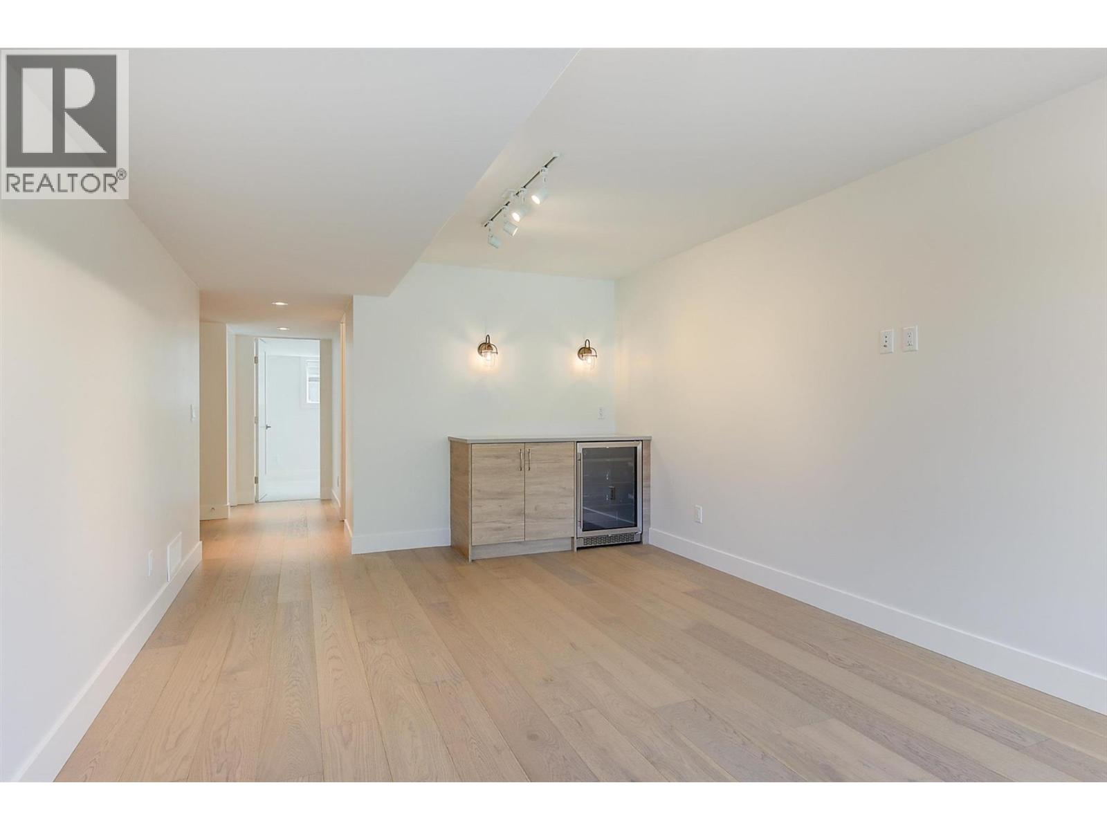  761 Barnaby Road, Kelowna