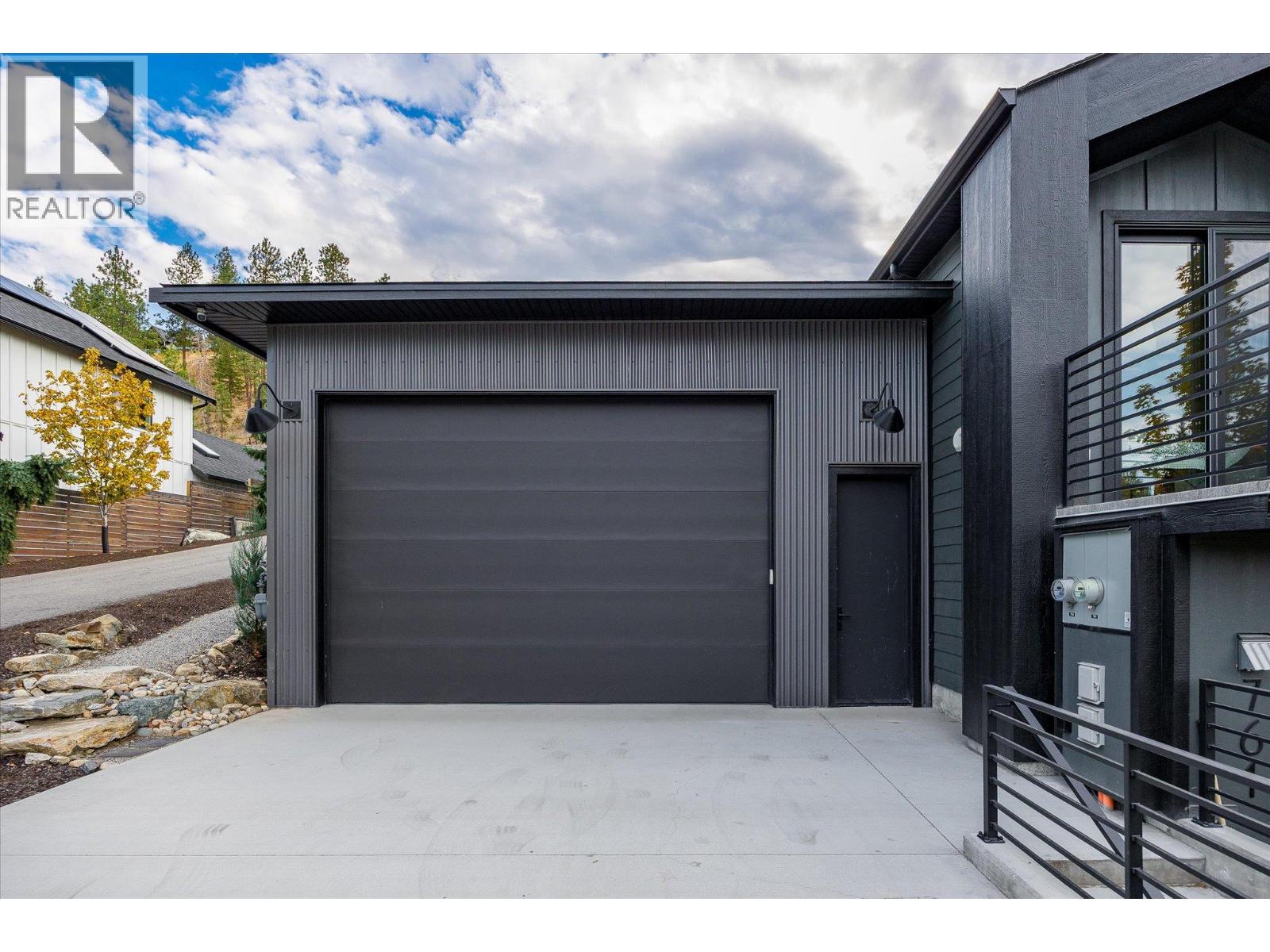  761 Barnaby Road, Kelowna
