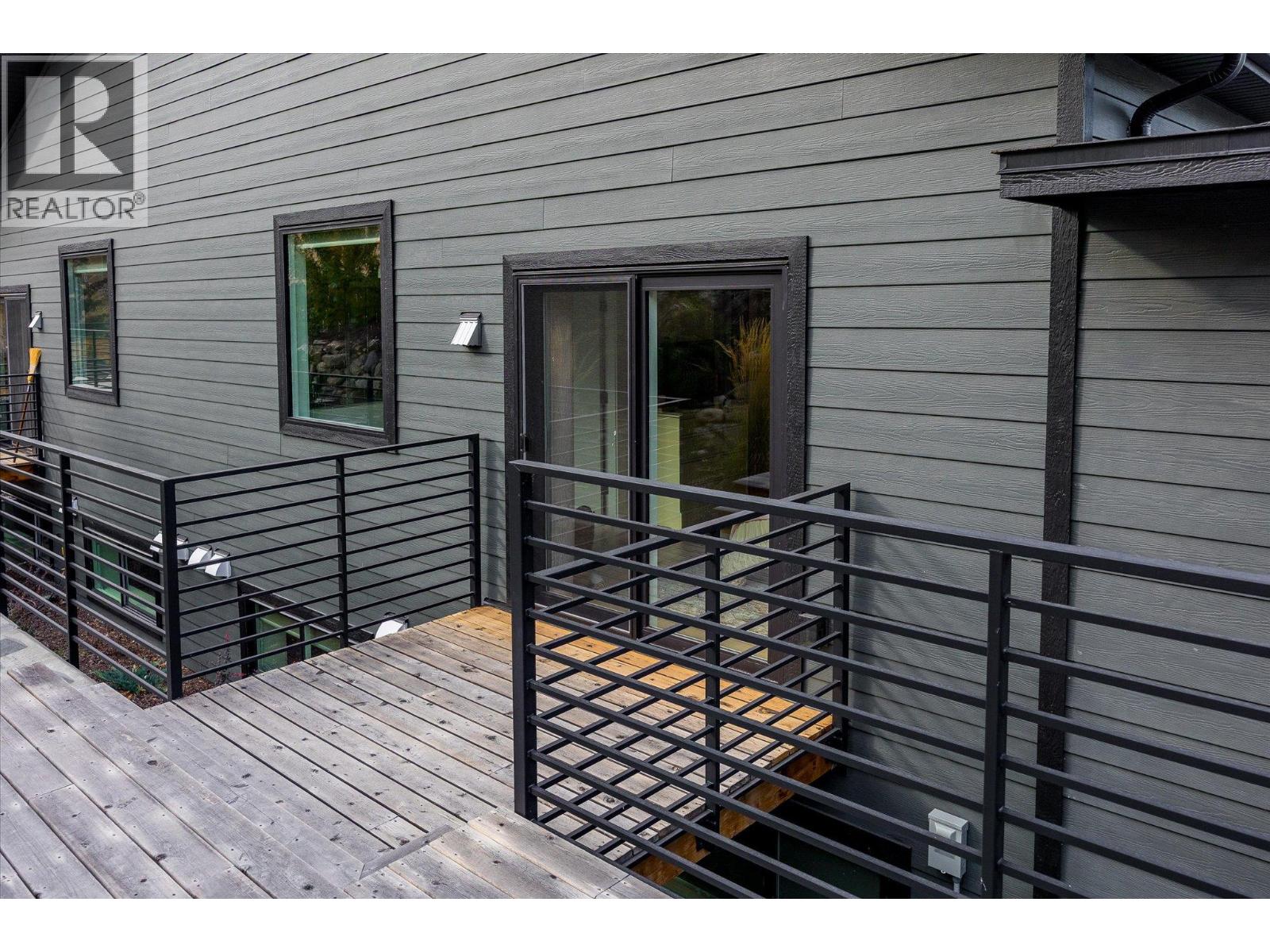  761 Barnaby Road, Kelowna