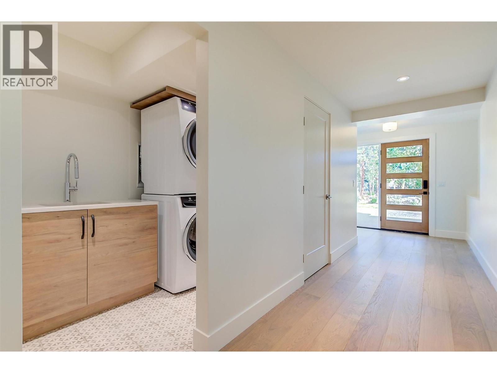  761 Barnaby Road, Kelowna