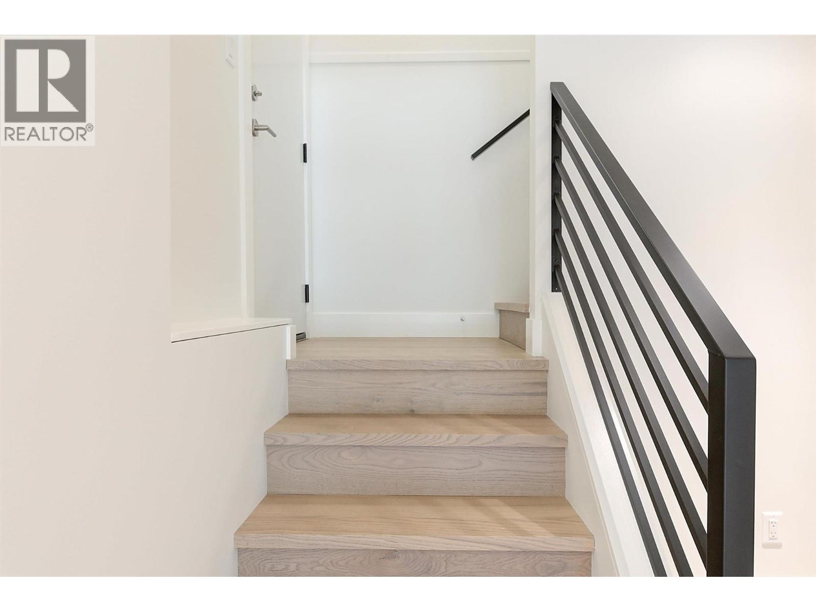  761 Barnaby Road, Kelowna