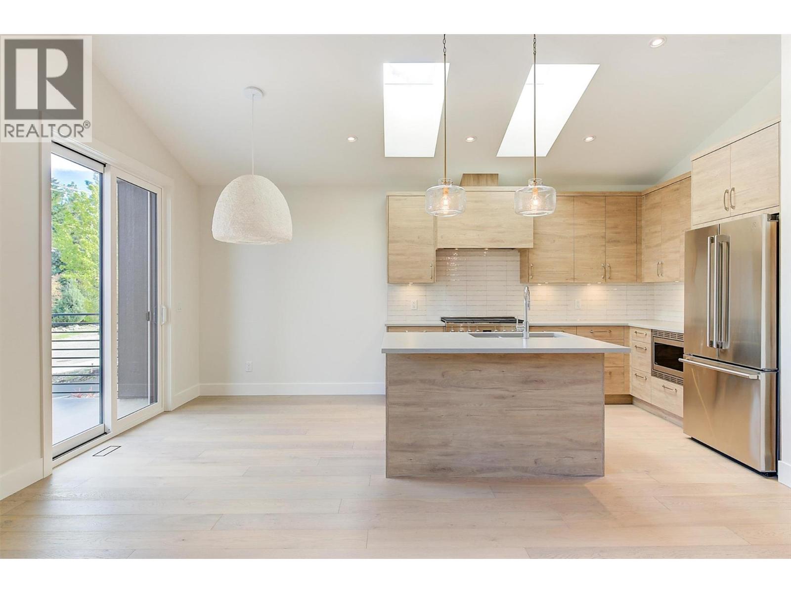  761 Barnaby Road, Kelowna