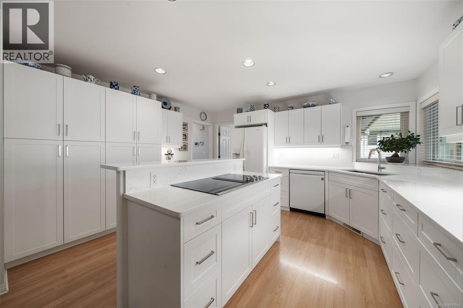 1741 Barrie Rd, Saanich