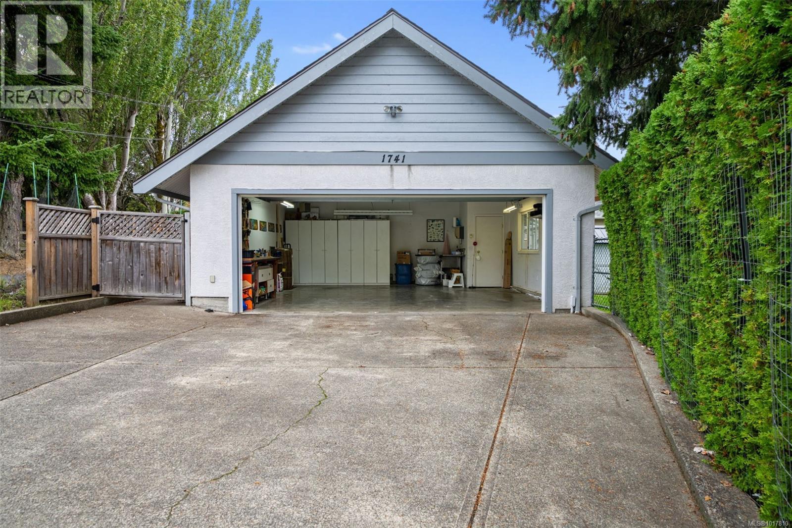 1741 Barrie Rd, Saanich