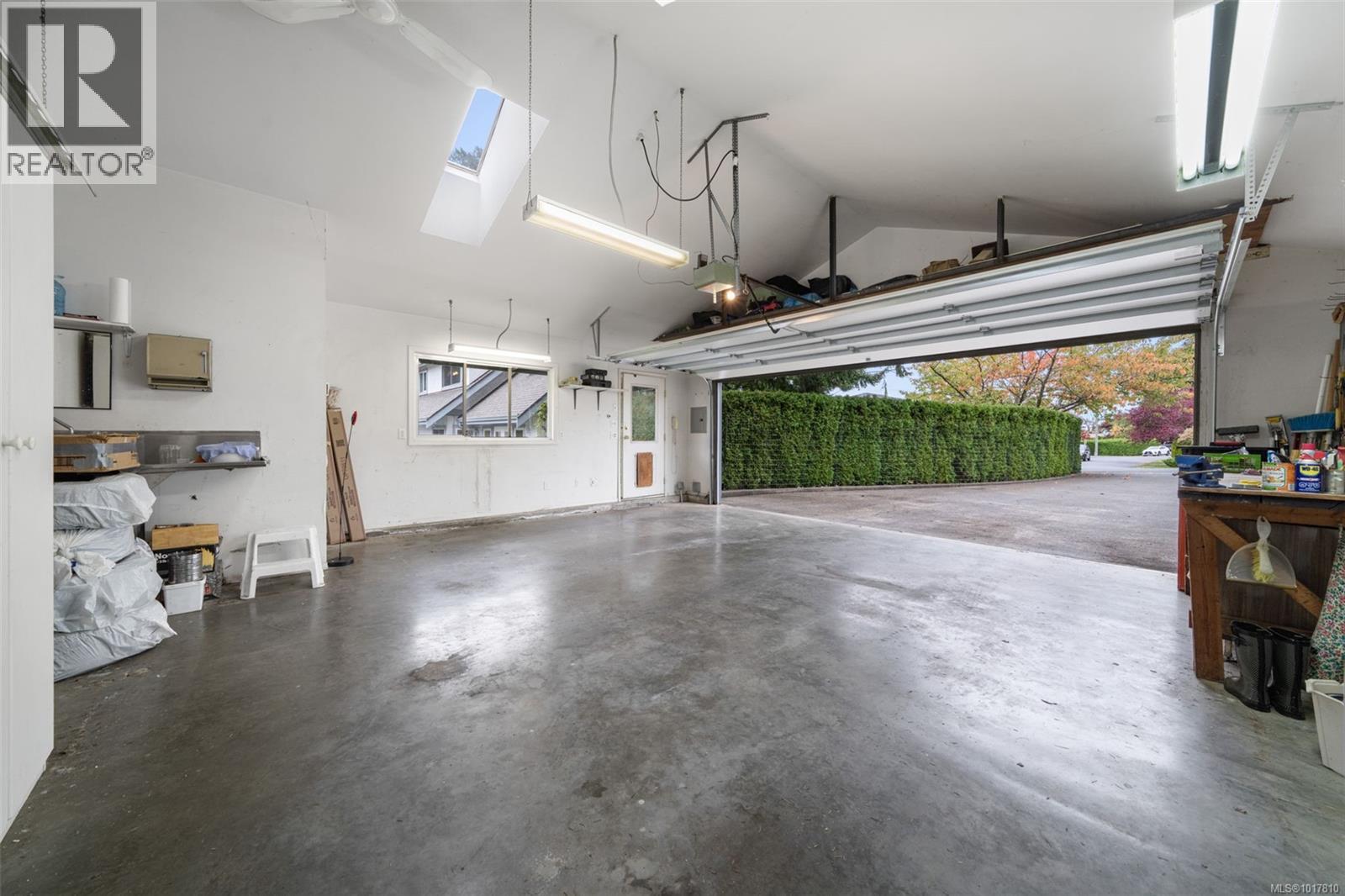 1741 Barrie Rd, Saanich