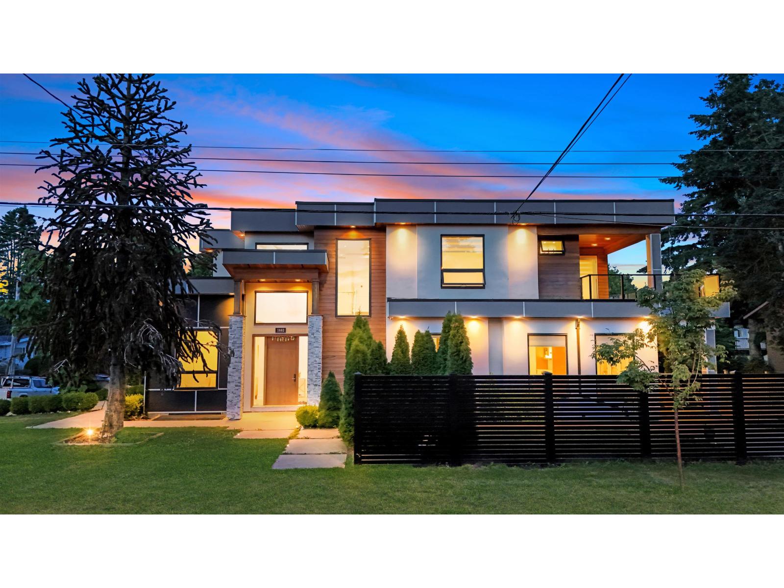 1440 MAPLE STREET, White Rock