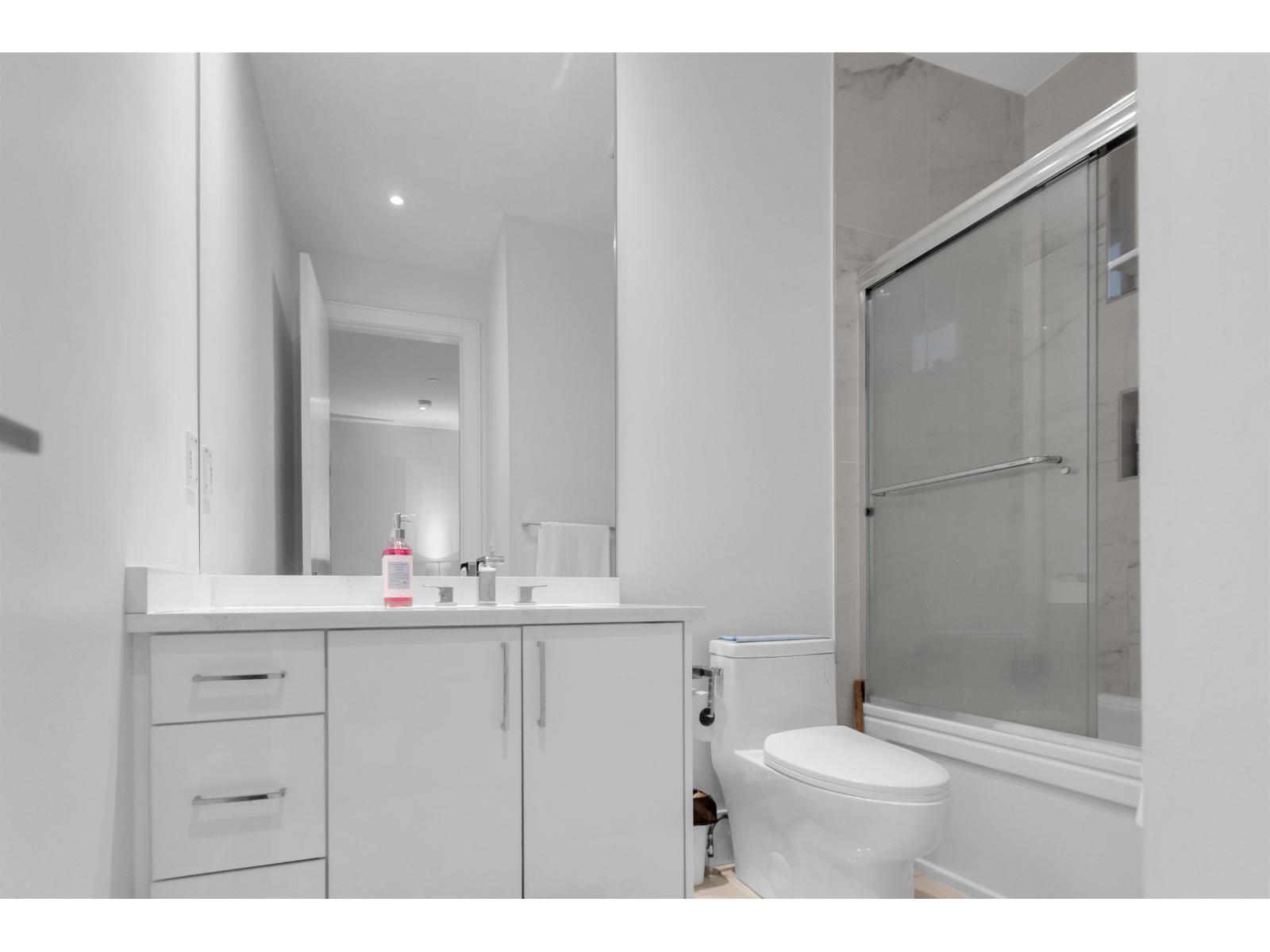 1440 MAPLE STREET, White Rock