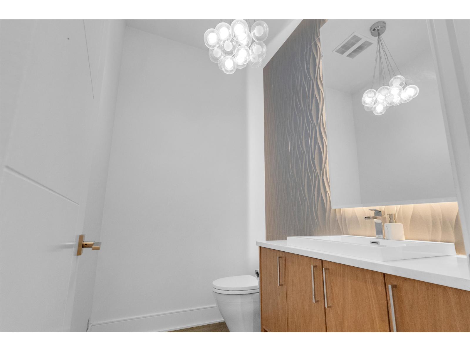 1440 MAPLE STREET, White Rock