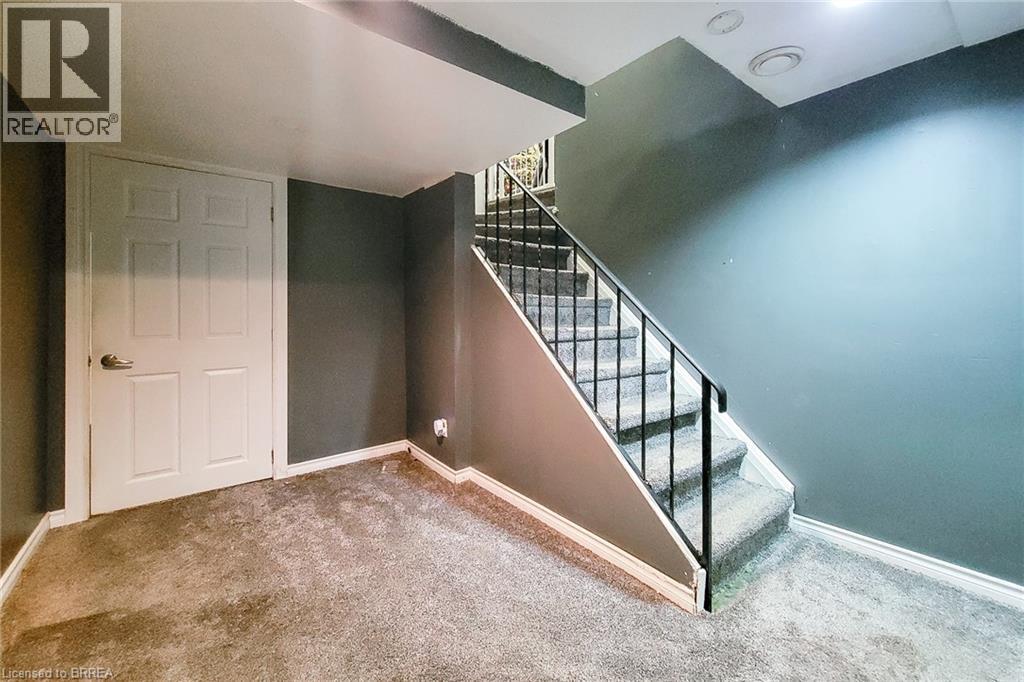 6 BAYLY DRIVE - 18
