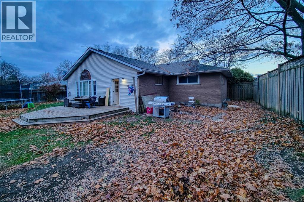 6 BAYLY DRIVE - 26