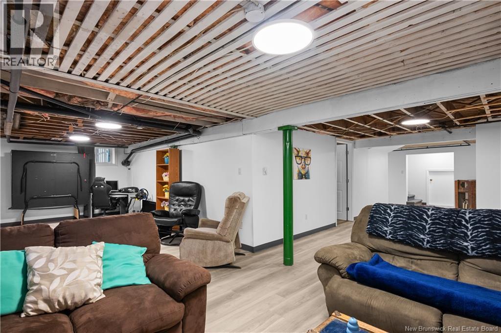 695 Hillsborough Road - 26