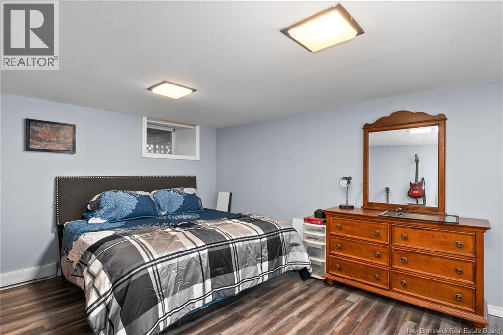 695 Hillsborough Road - 25