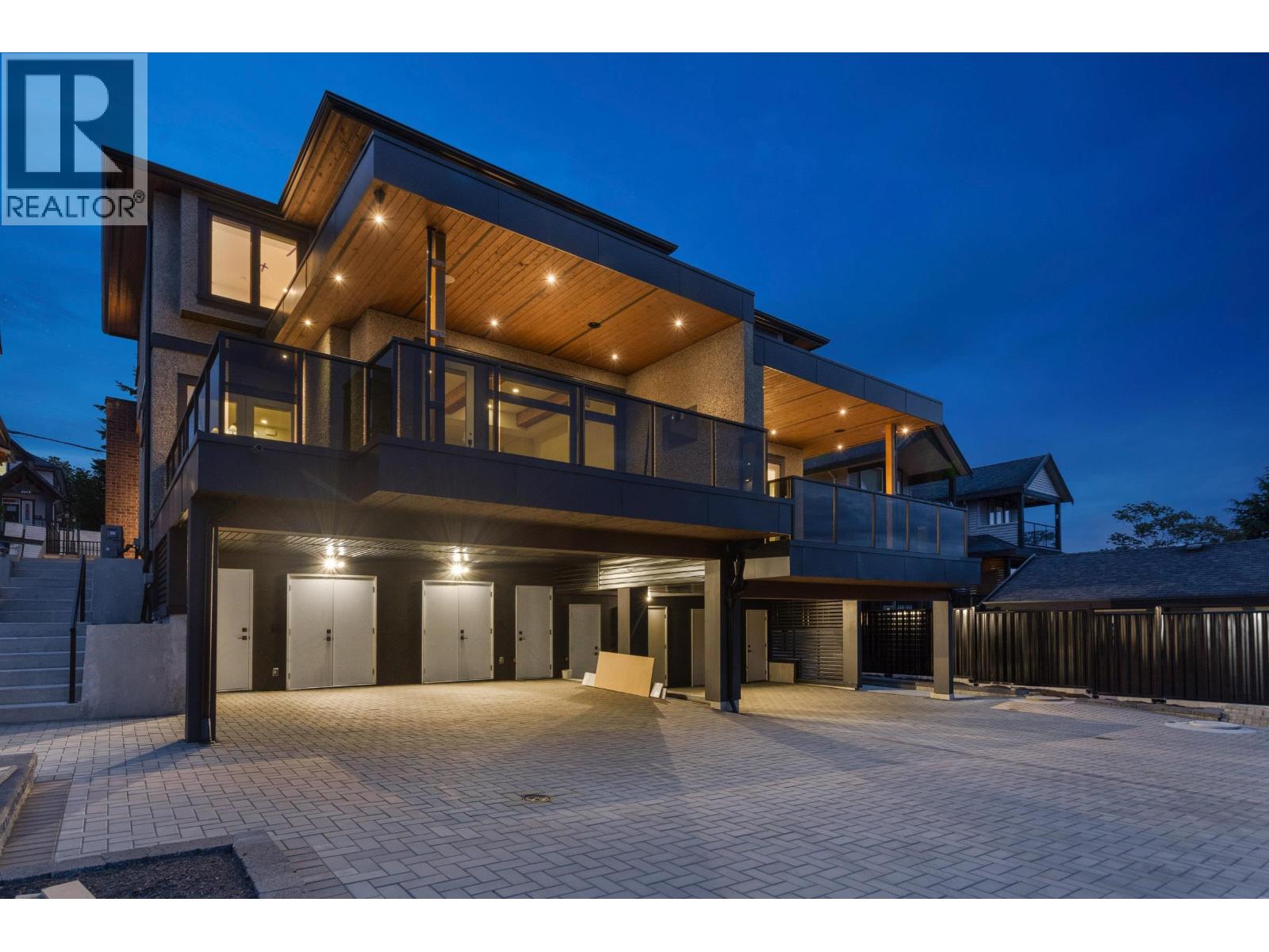 101 1038 DELESTRE AVENUE, Coquitlam