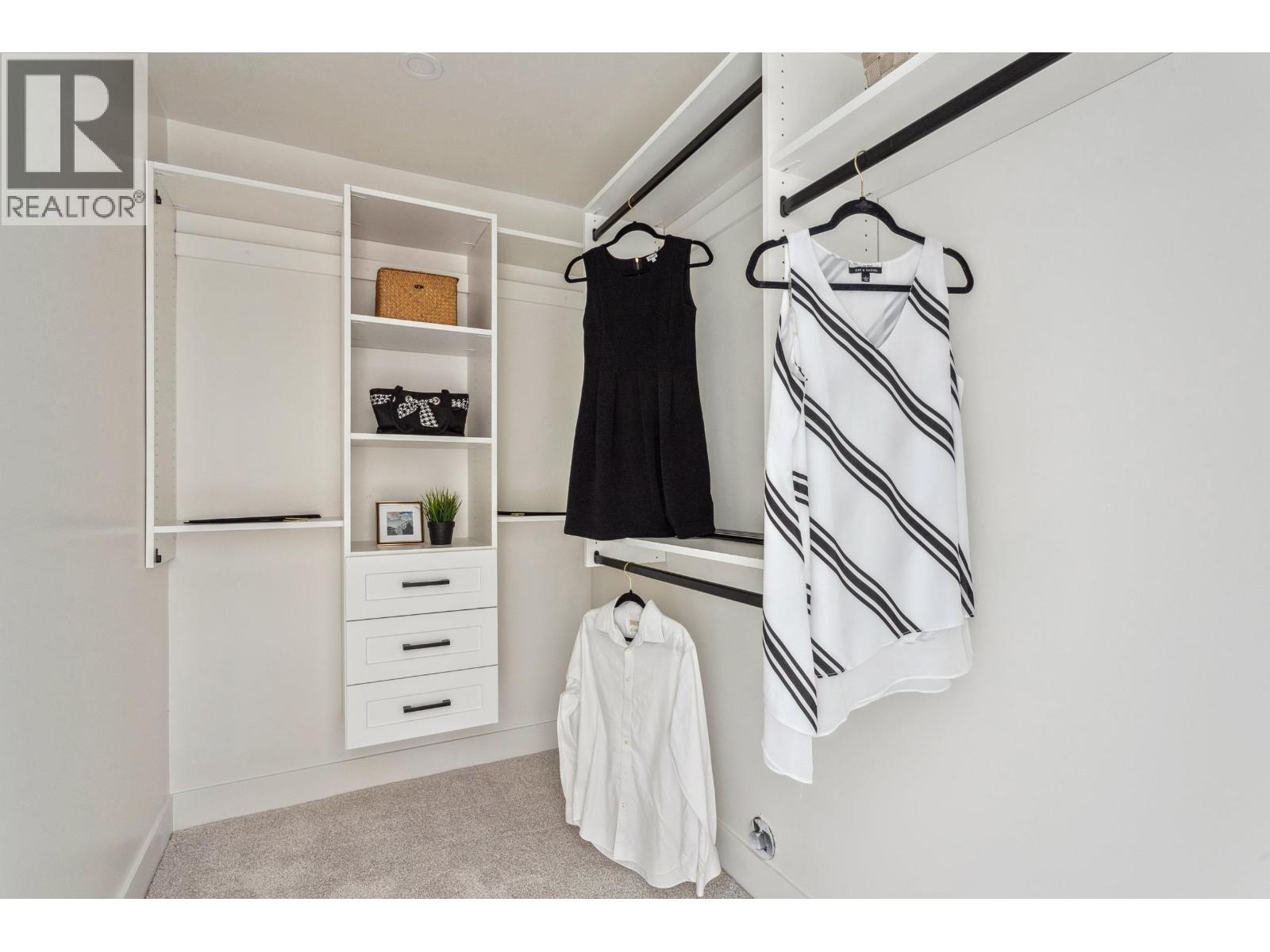 101 1038 DELESTRE AVENUE, Coquitlam