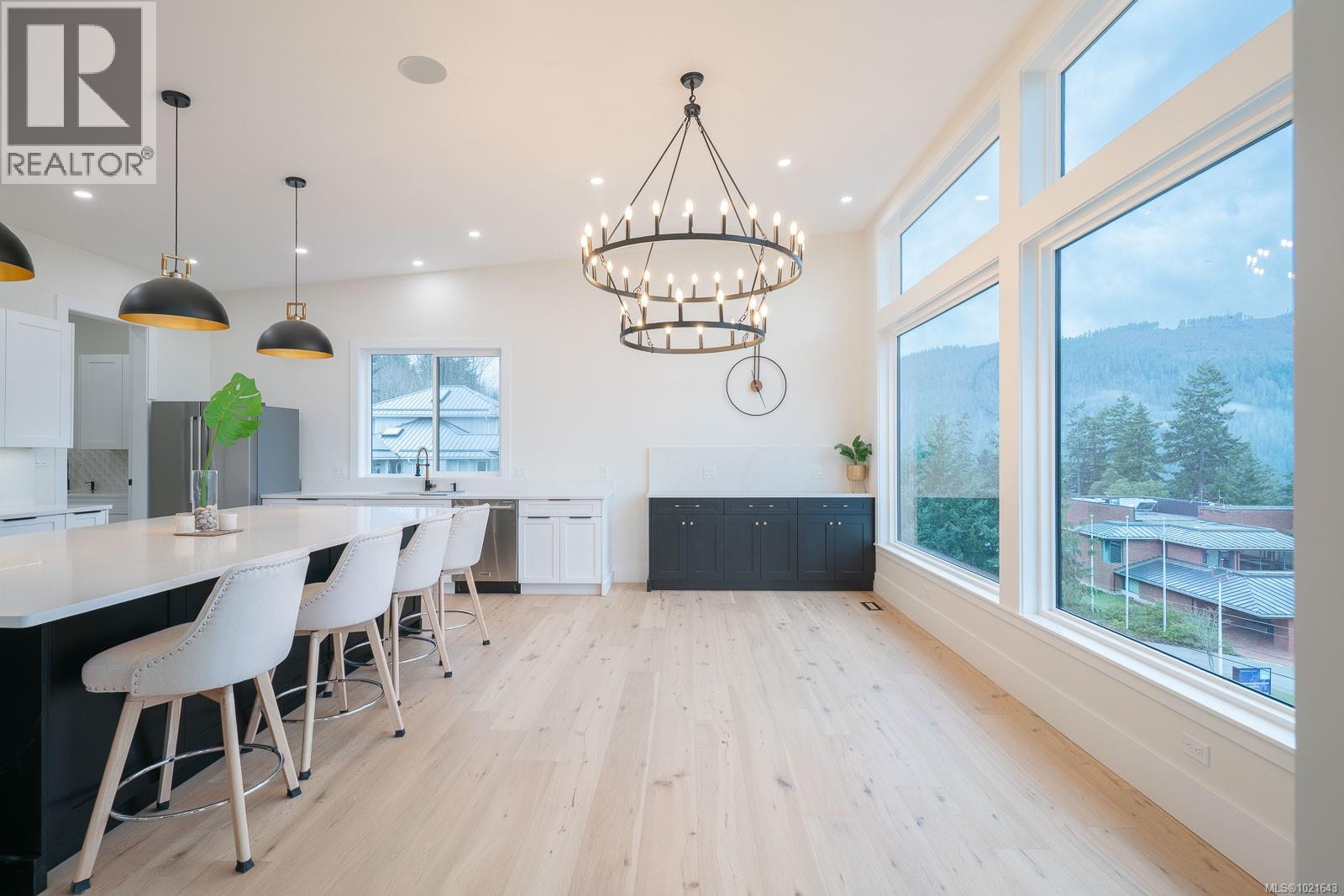 2195 Mallory Dr, Port Alberni