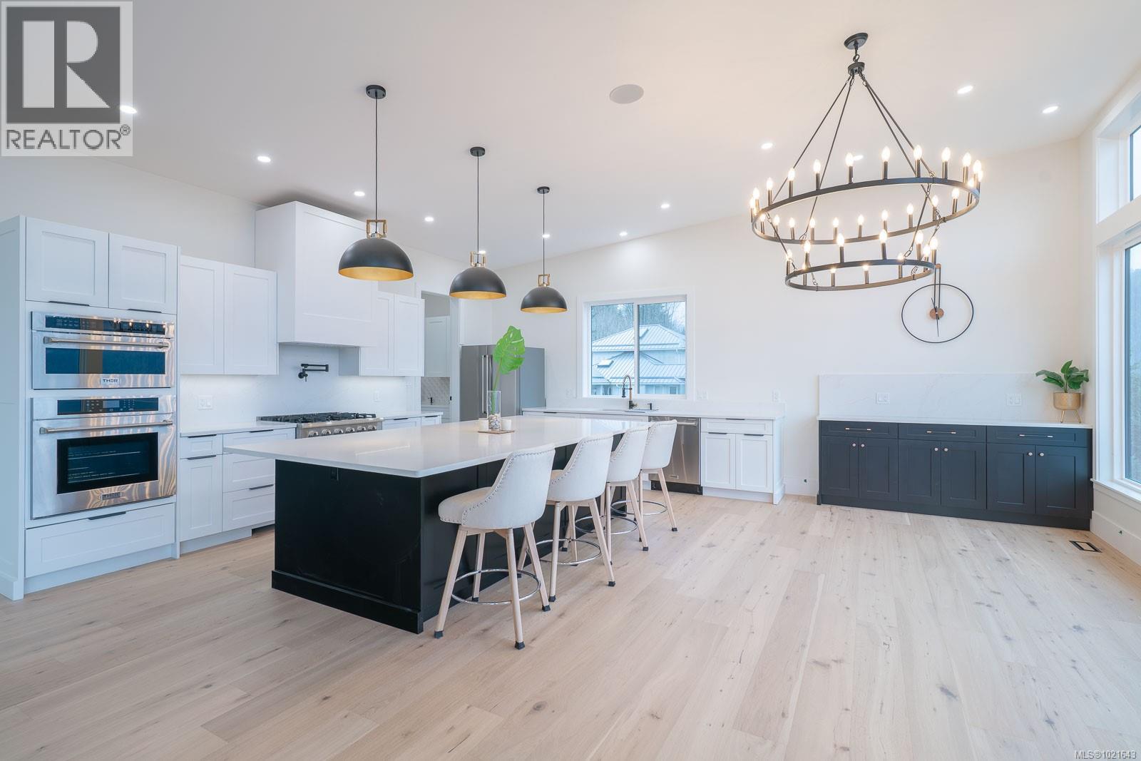 2195 Mallory Dr, Port Alberni