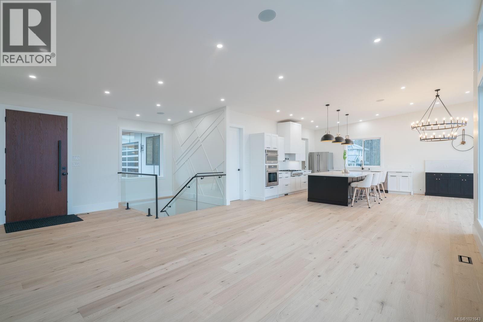 2195 Mallory Dr, Port Alberni