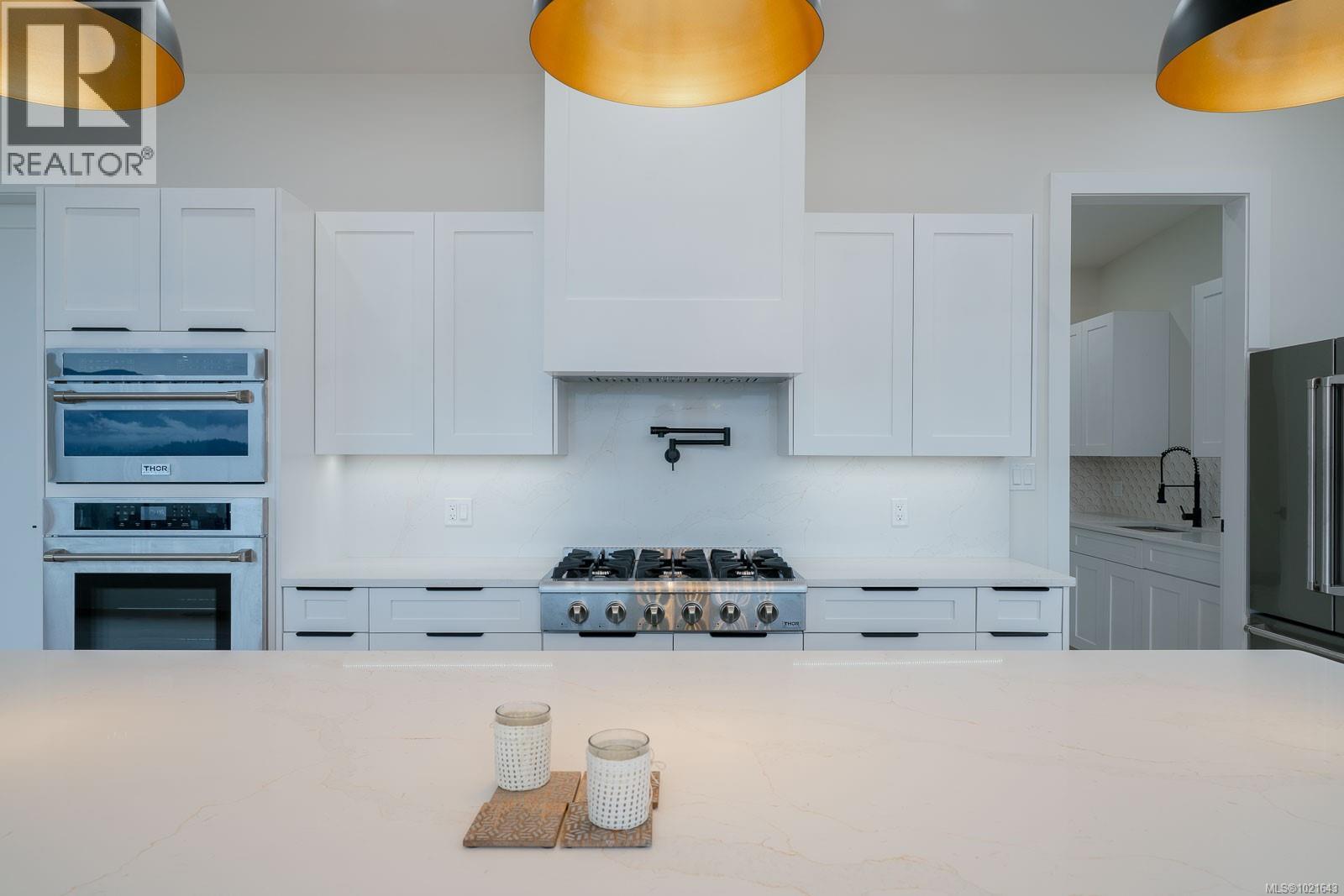 2195 Mallory Dr, Port Alberni