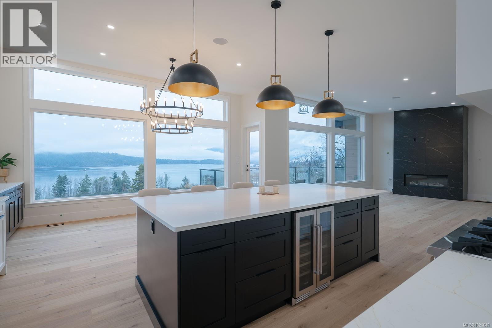 2195 Mallory Dr, Port Alberni