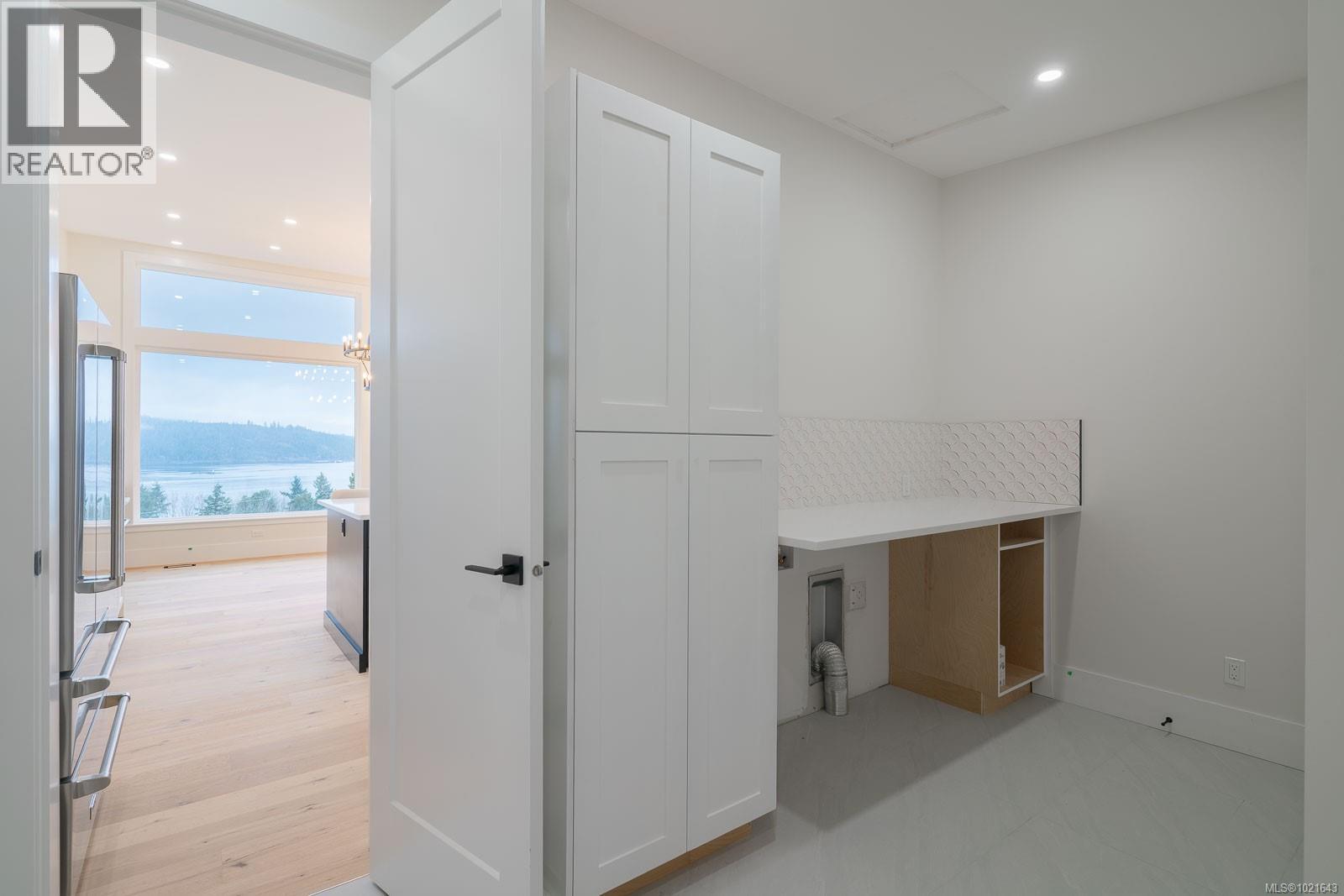 2195 Mallory Dr, Port Alberni