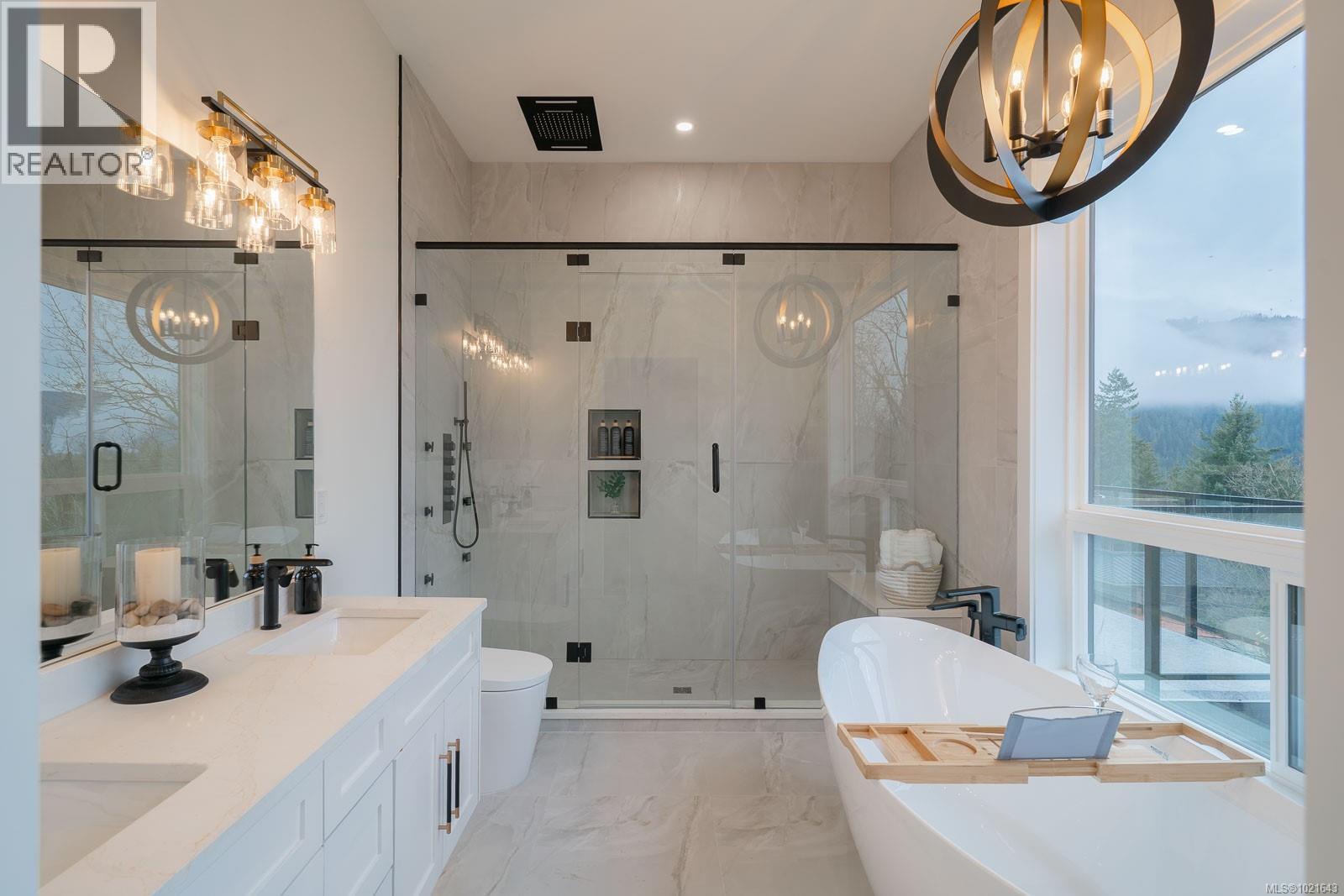 2195 Mallory Dr, Port Alberni