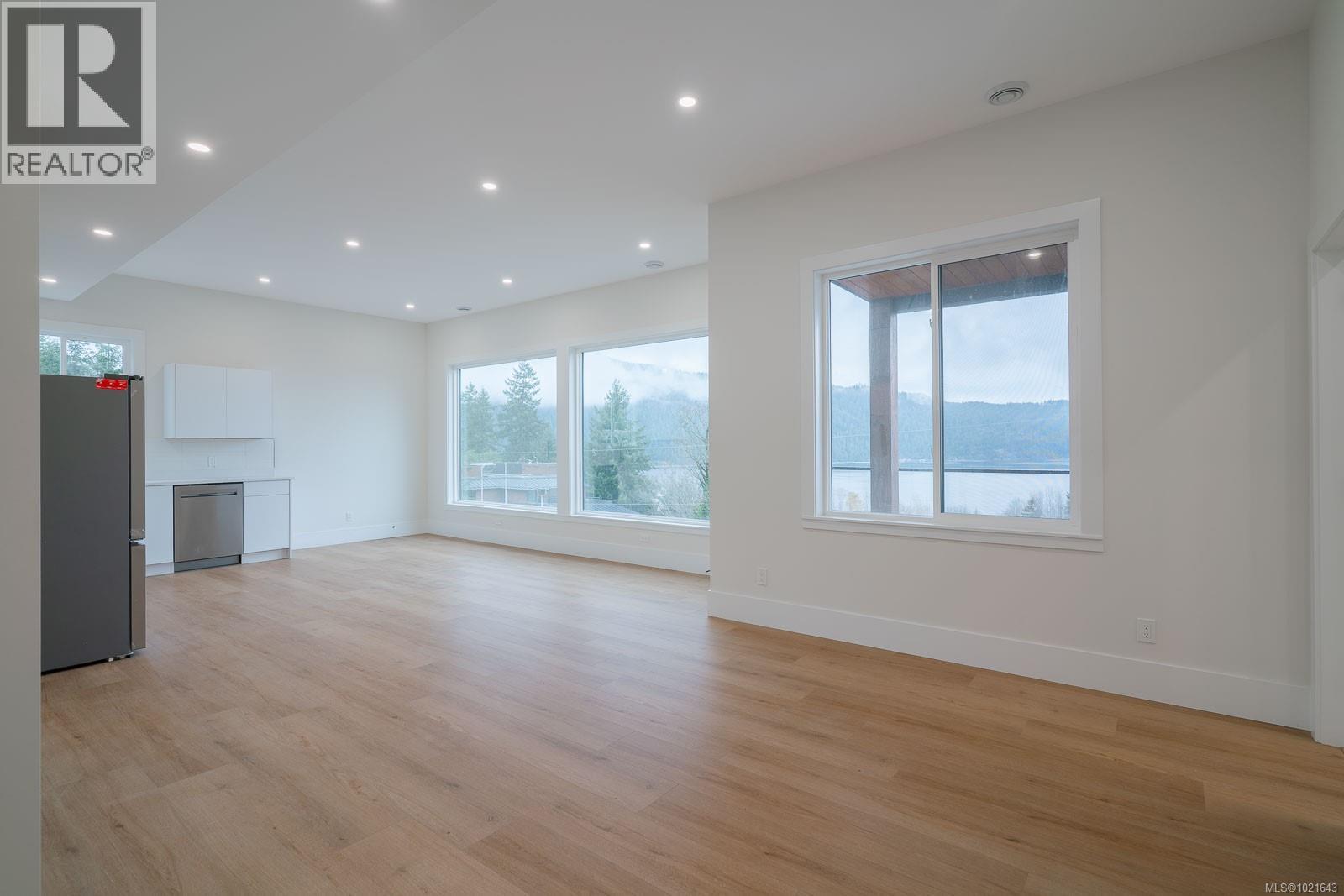 2195 Mallory Dr, Port Alberni