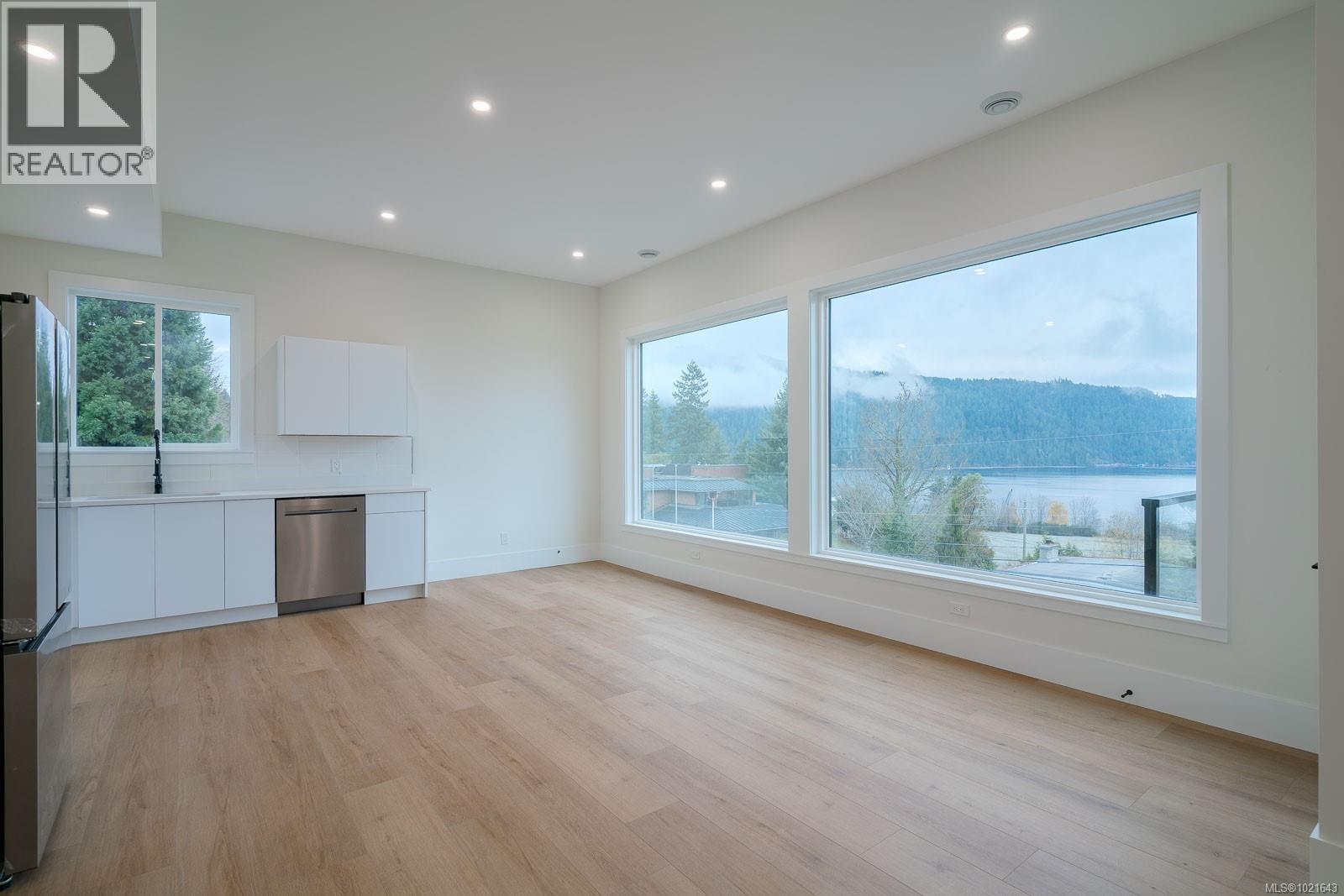 2195 Mallory Dr, Port Alberni