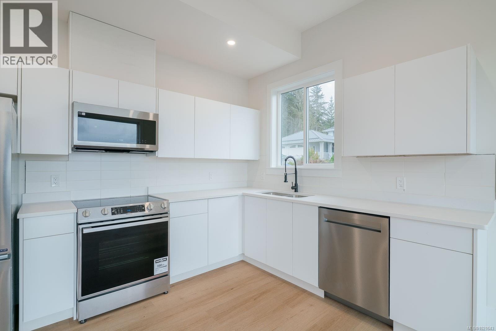 2195 Mallory Dr, Port Alberni