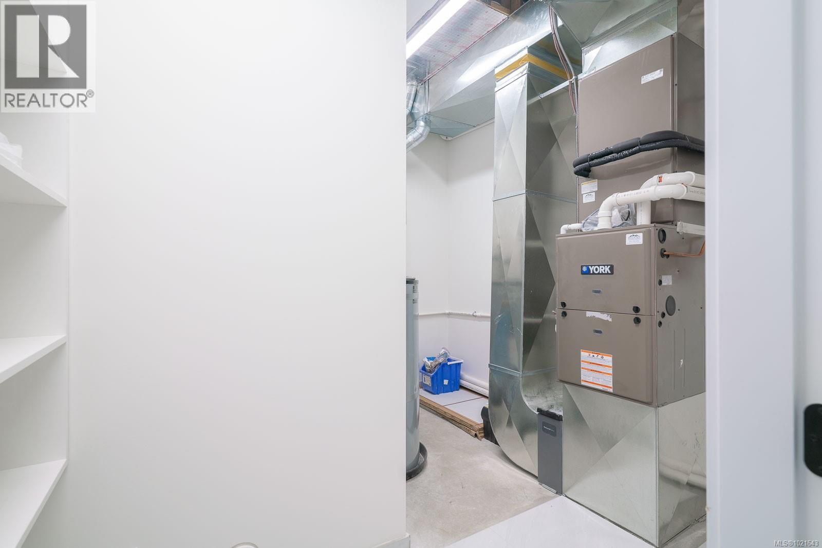 2195 Mallory Dr, Port Alberni