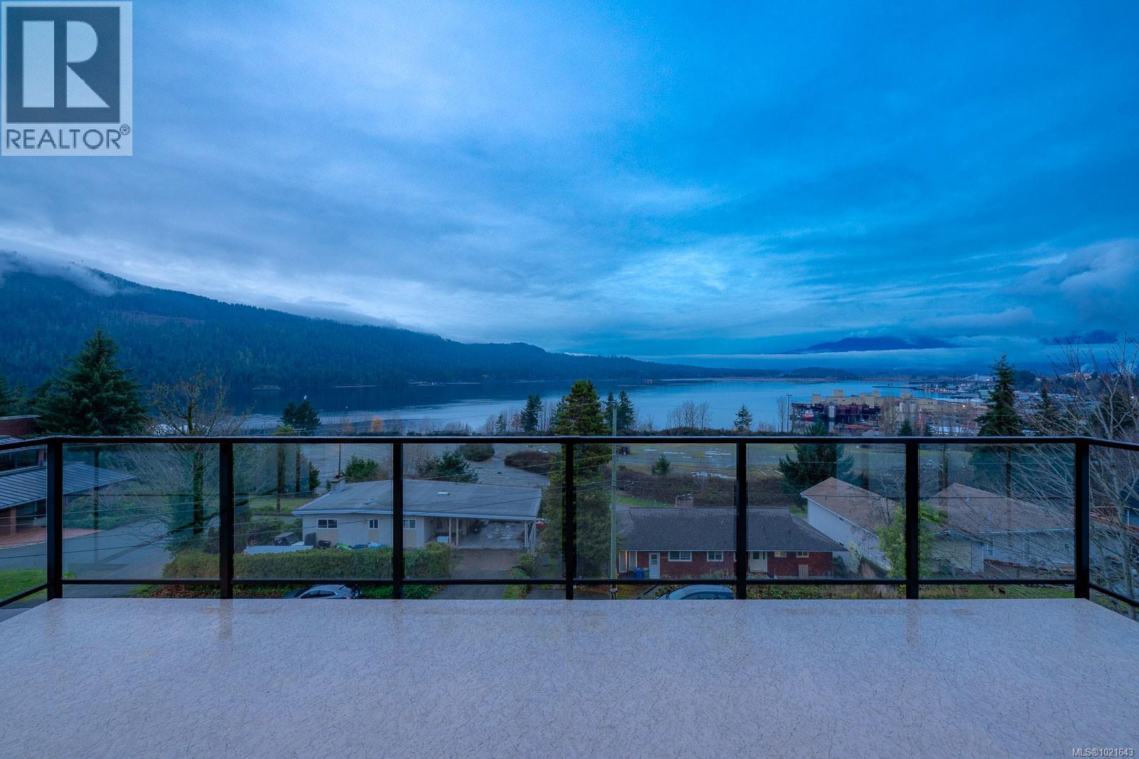 2195 Mallory Dr, Port Alberni