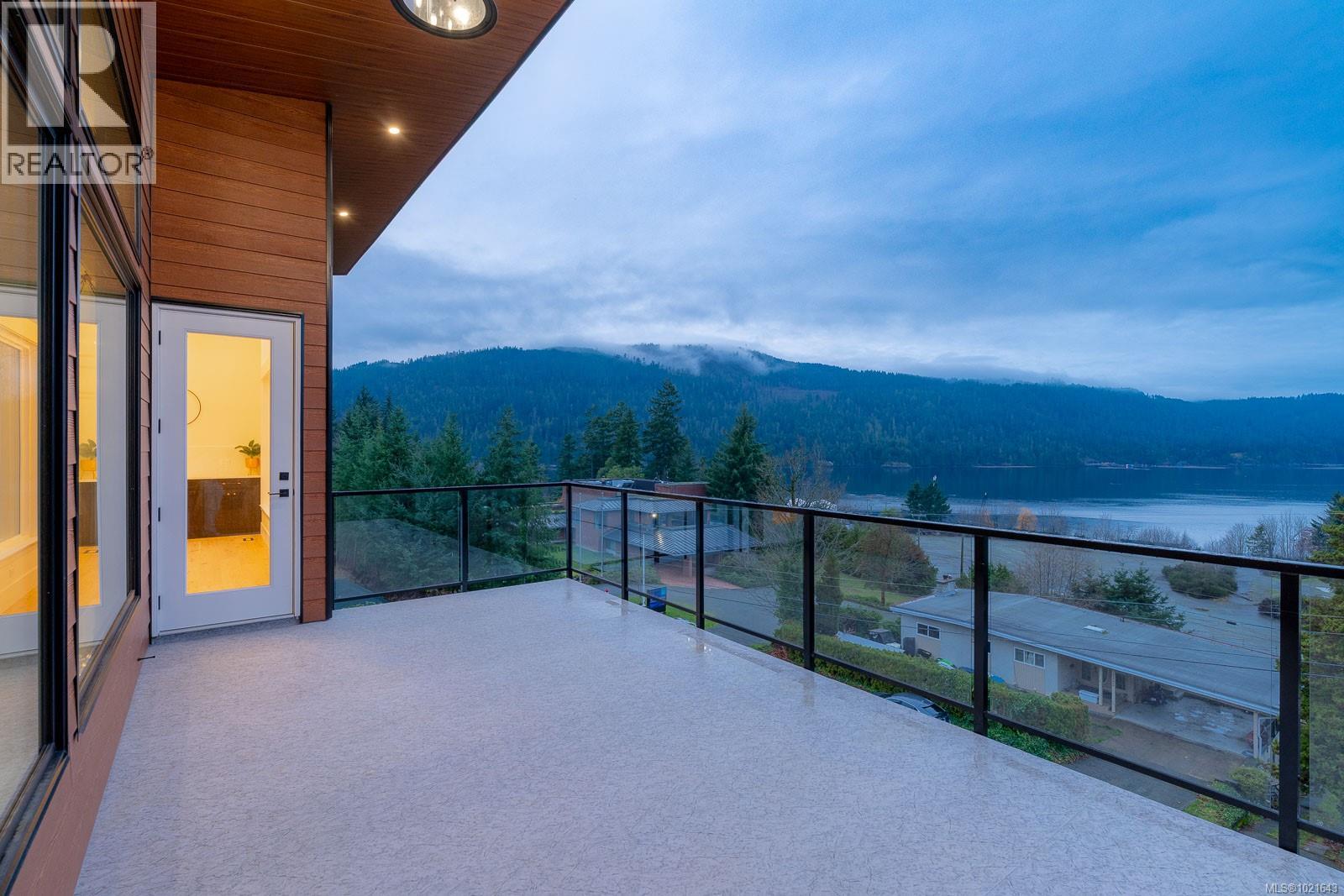 2195 Mallory Dr, Port Alberni