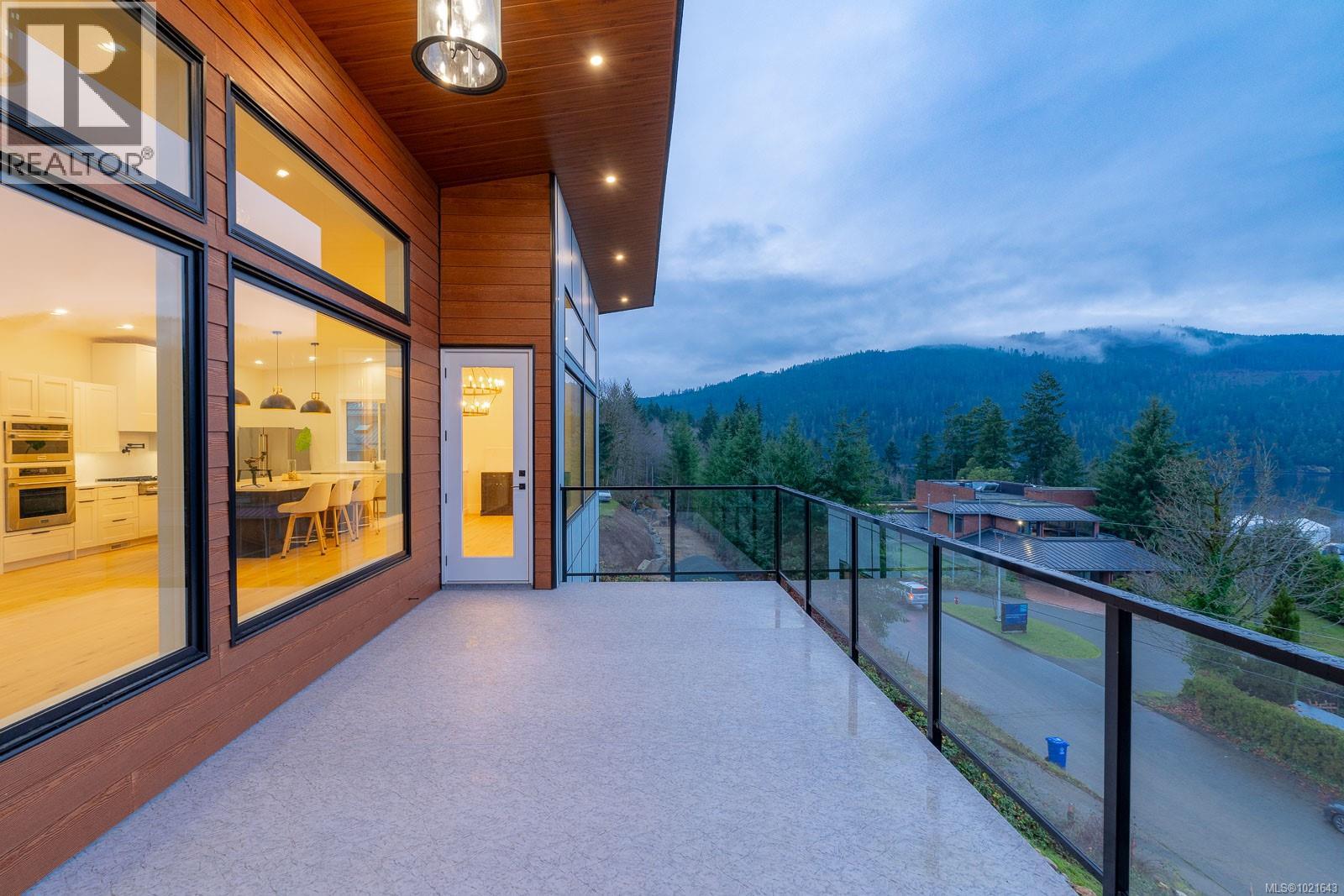 2195 Mallory Dr, Port Alberni