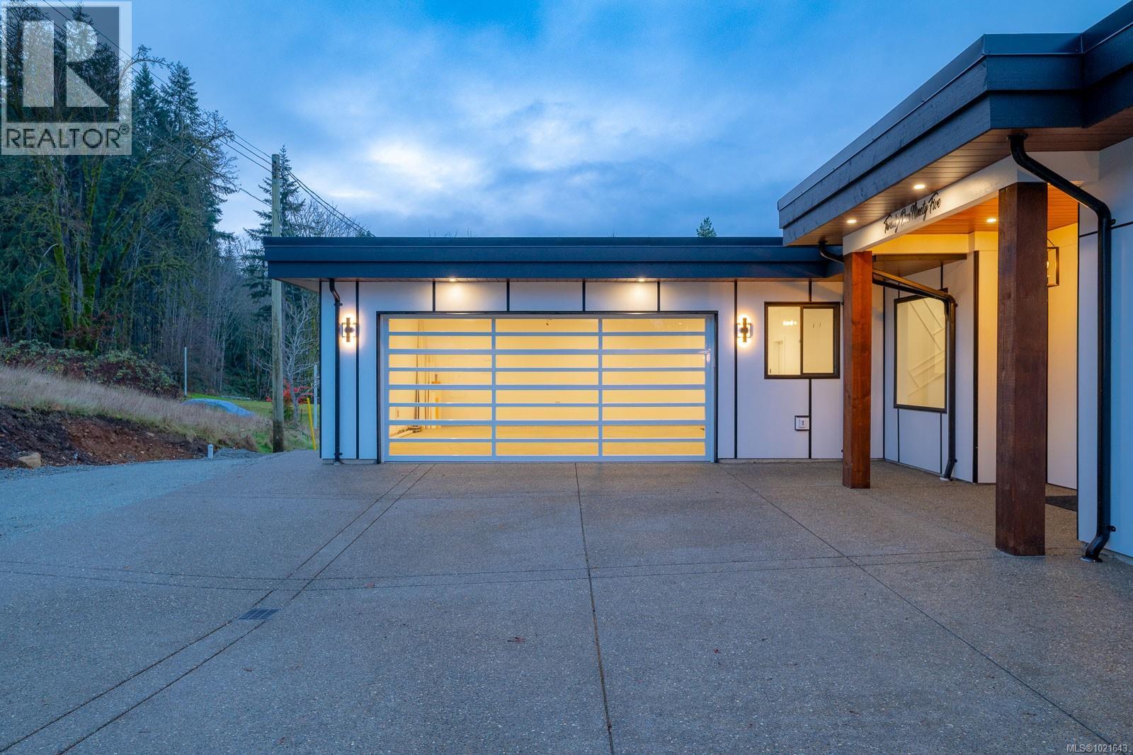 2195 Mallory Dr, Port Alberni