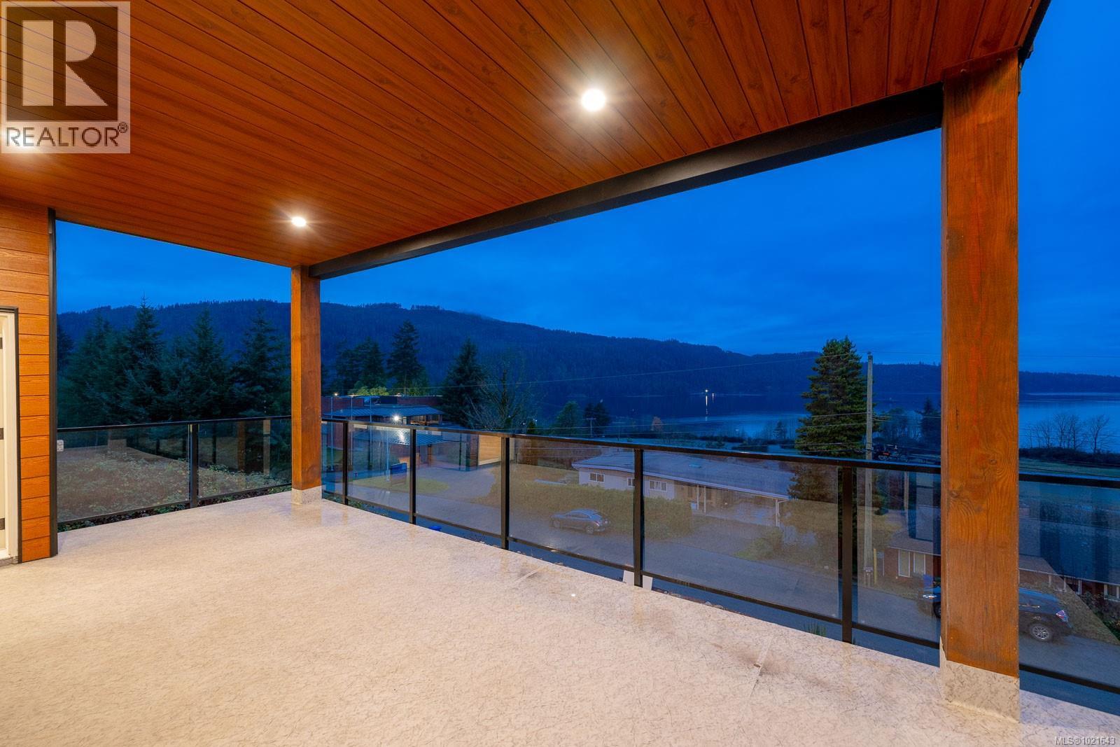 2195 Mallory Dr, Port Alberni