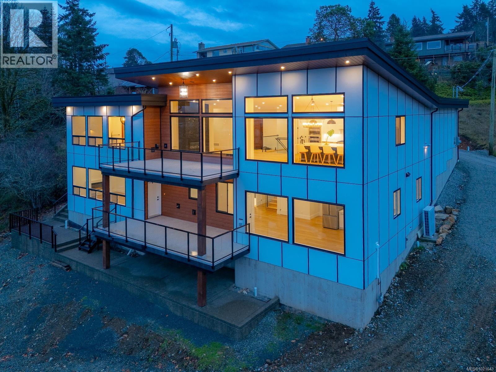 2195 Mallory Dr, Port Alberni