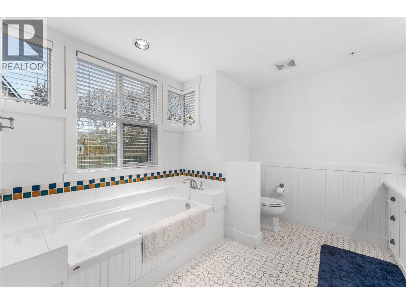 325 3880 Truswell Road, Kelowna