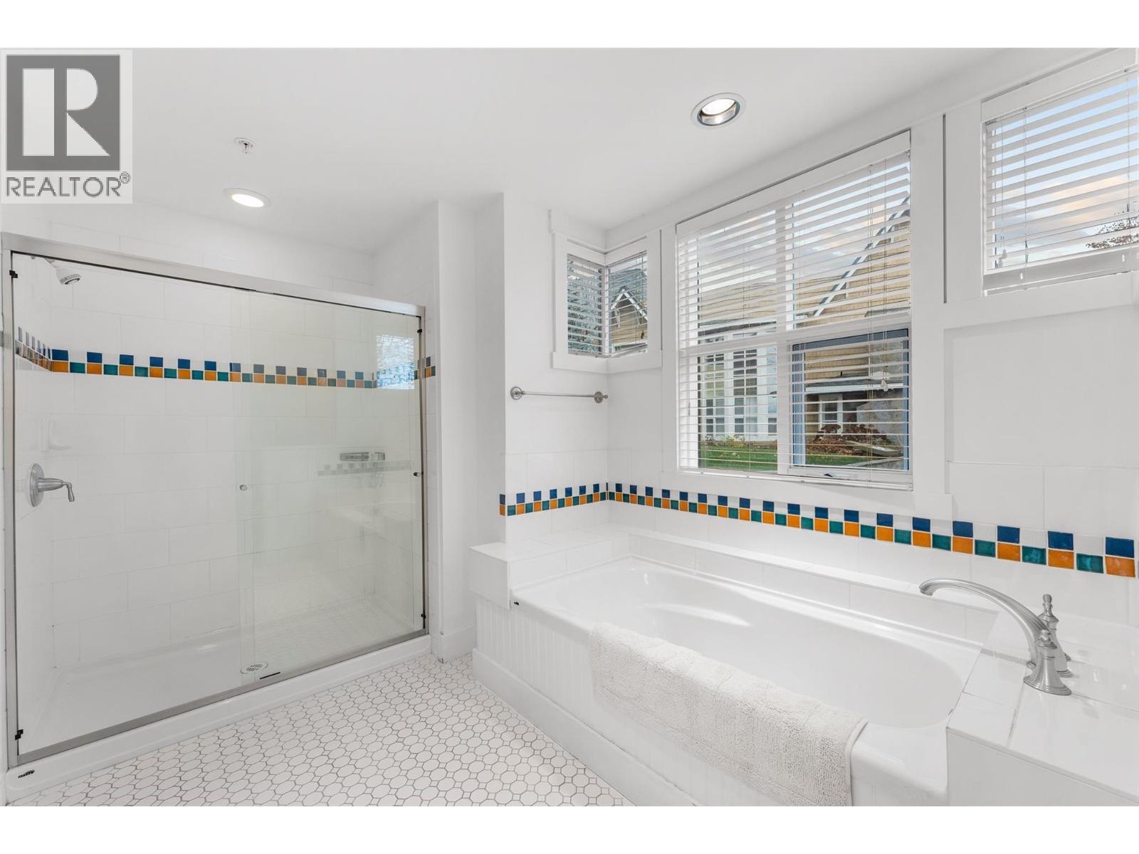 325 3880 Truswell Road, Kelowna